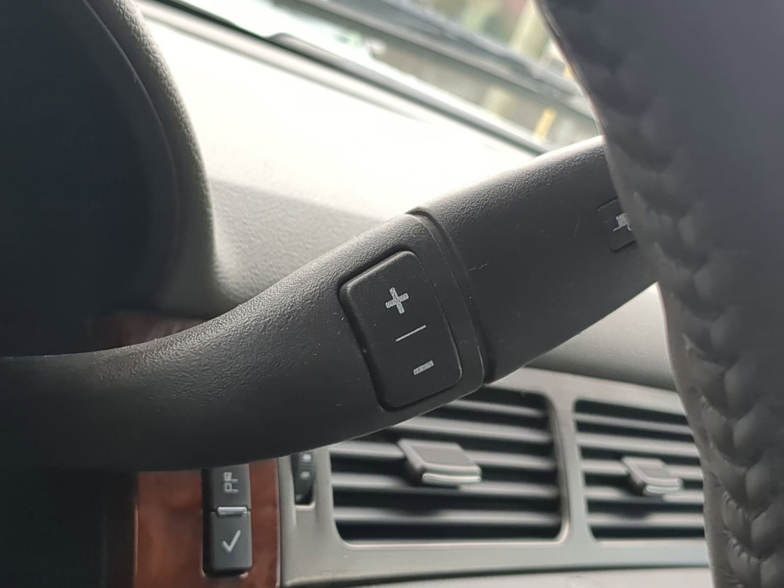 Used 2009 Chevrolet Silverado 1500 LTZ image 30