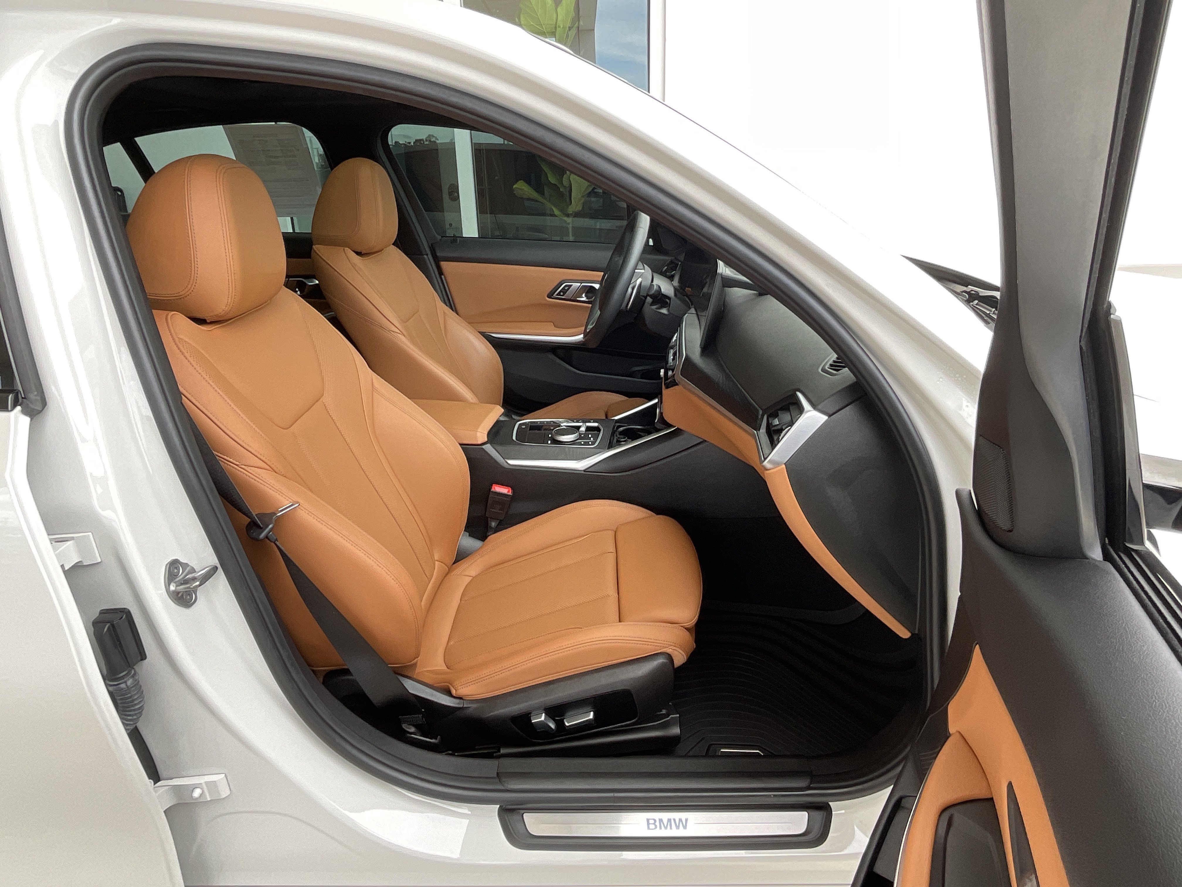 Used 2023 BMW 330i Sedan RWD image 21