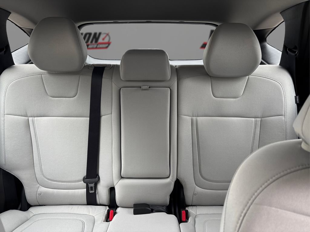 Certified 2025 Hyundai Tucson SE image 18