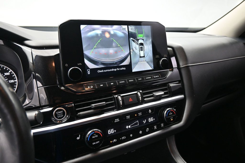 Used 2022 Nissan Pathfinder SL AWD/4WD image 18