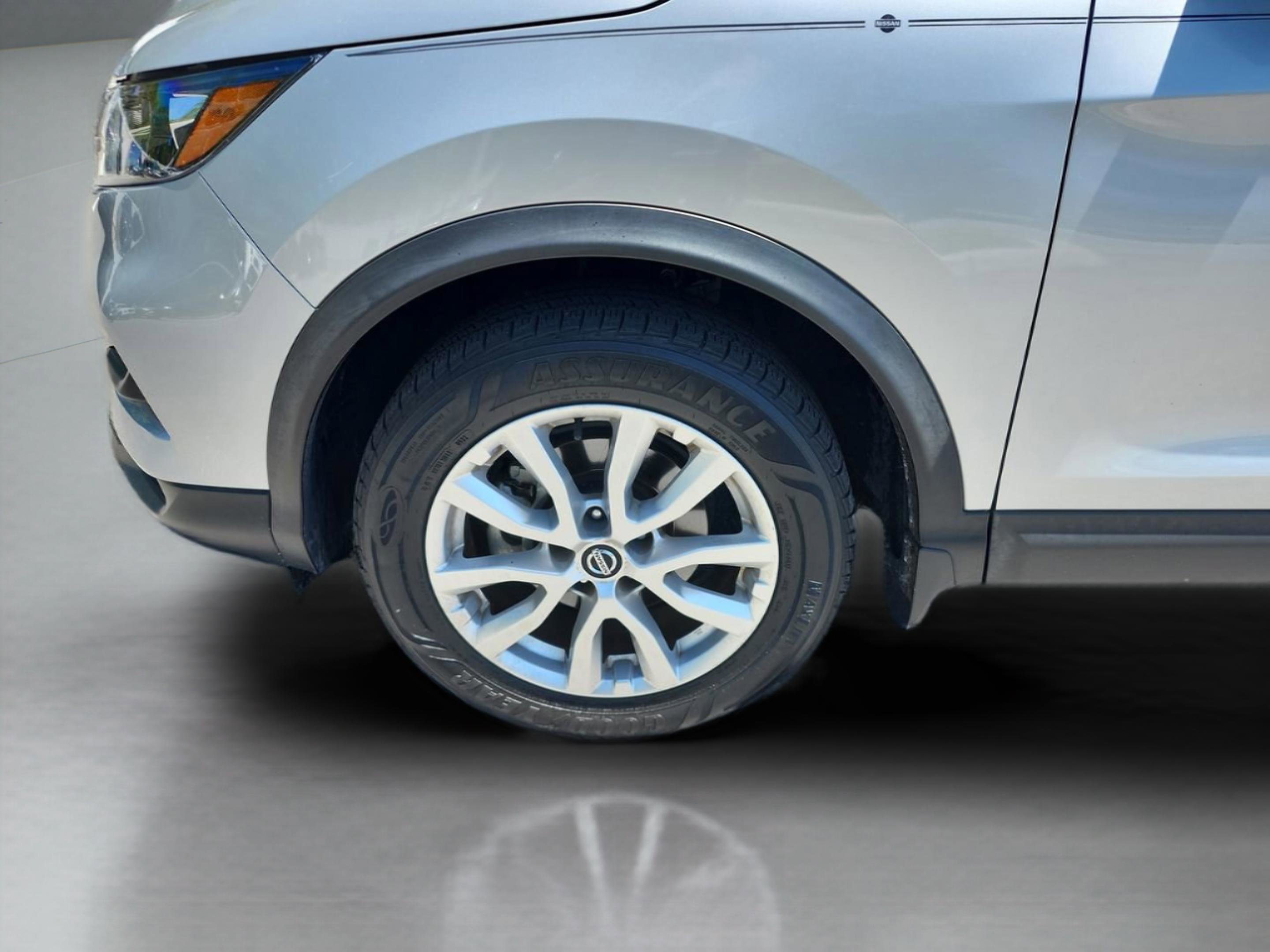 Used 2022 Nissan Rogue Sport SV w/ Technology Package FWD image 24