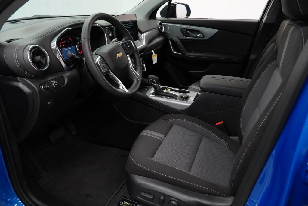New 2026 Chevrolet Blazer LT w/ Convenience Package AWD/4WD image 11