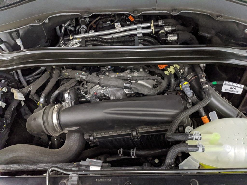 New 2025 Ford Explorer ST-Line w/ ST-Line Street Pack image 28