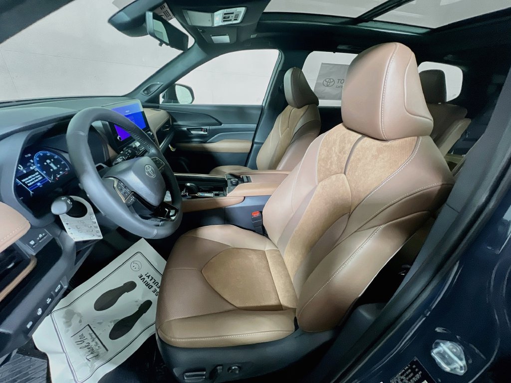 New 2026 Toyota Grand Highlander AWD Hybrid image 16