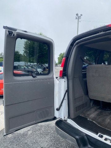 Used 2018 Chevrolet Express 3500 LT w/ LT Preferred Equipment Group RWD image 11