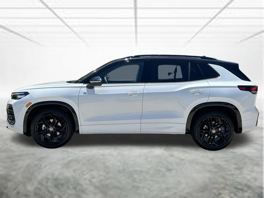 New 2026 Volkswagen Tiguan SE R-Line FWD image 3
