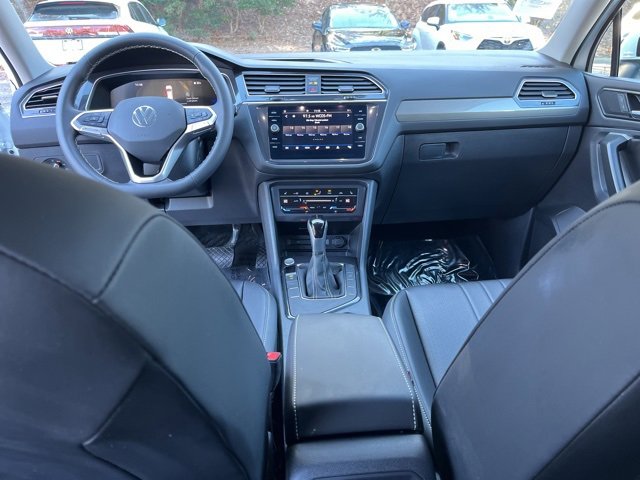 Used 2024 Volkswagen Tiguan SE image 16
