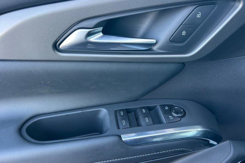 New 2026 Chevrolet Traverse LT w/ Enhanced Driving Package image 8