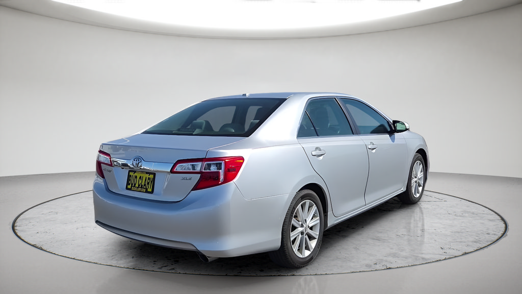 Used 2013 Toyota Camry XLE w/ Leather Pkg FWD image 5