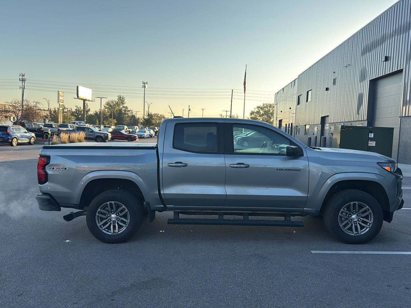 Used 2024 Chevrolet Colorado LT w/ LT Convenience Package II AWD/4WD image 2