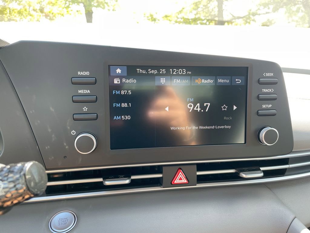 Used 2025 Hyundai Elantra Sport image 42