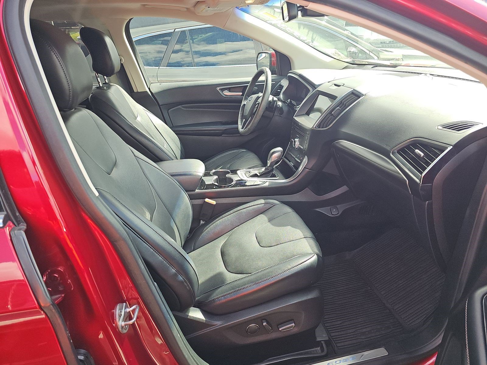 Used 2018 Ford Edge Titanium w/ Equipment Group 302A image 18