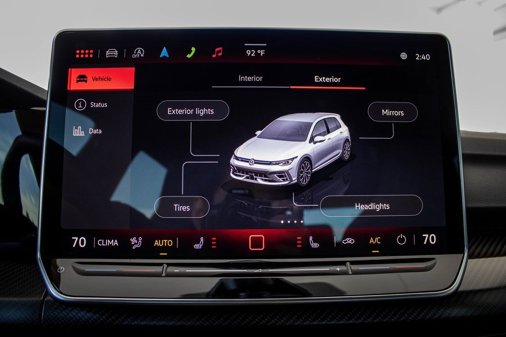 Used 2025 Volkswagen Golf R Black Edition image 40