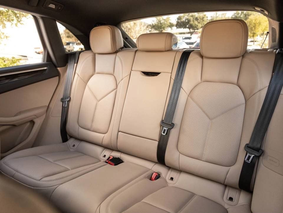 Certified 2026 Porsche Macan image 27