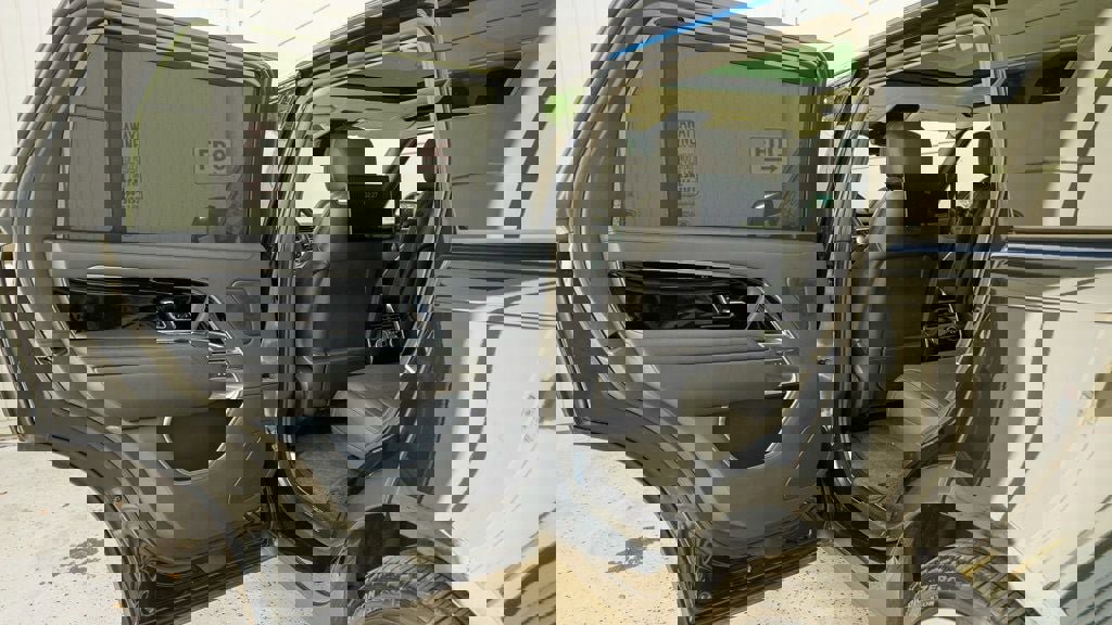 Used 2023 Land Rover Range Rover Long Wheelbase Autobiography image 55