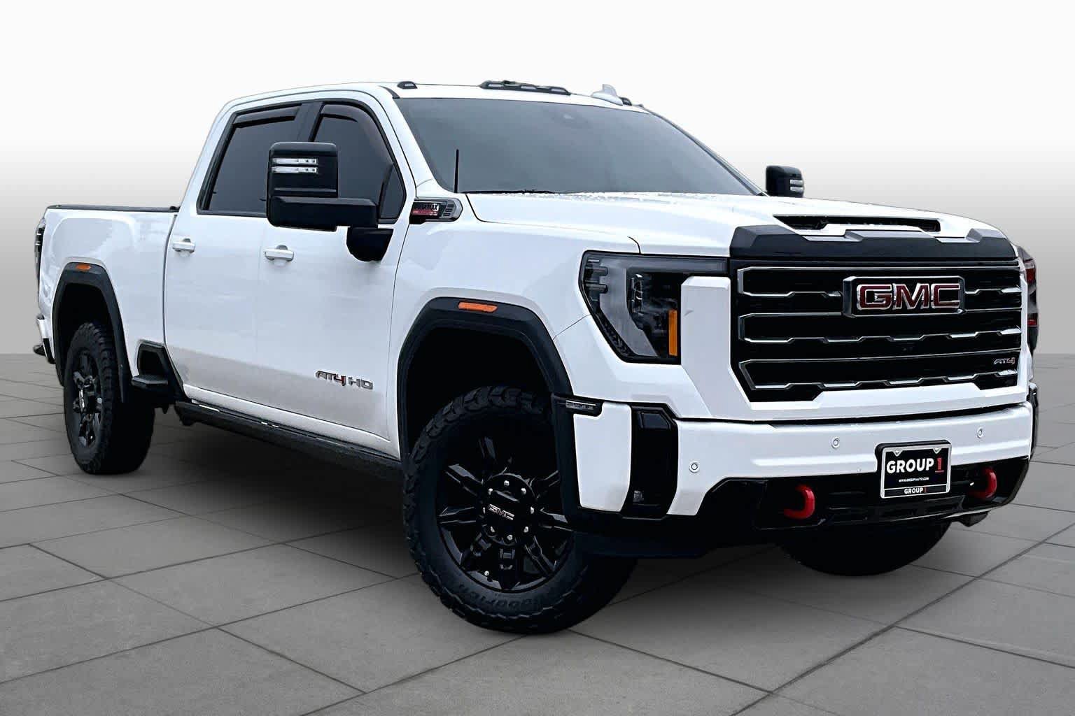 Used 2025 GMC Sierra 2500 AT4 w/ AT4 Premium Plus Package AWD/4WD image 3