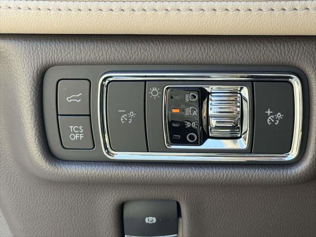 Used 2022 Lincoln Nautilus AWD w/ Premium Package image 22