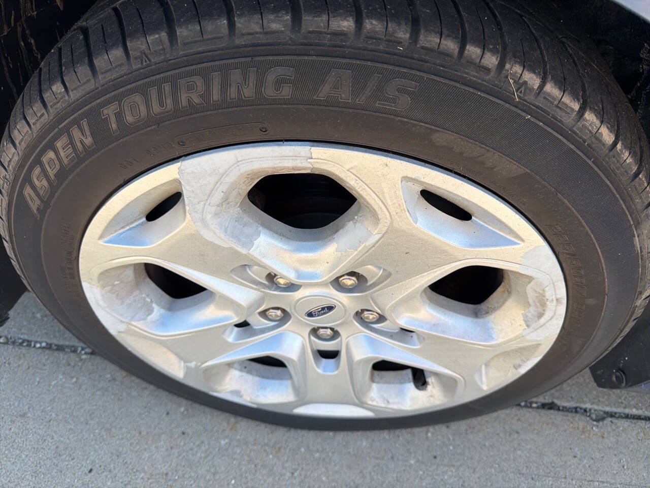 Used 2010 Ford Fusion SE FWD image 5