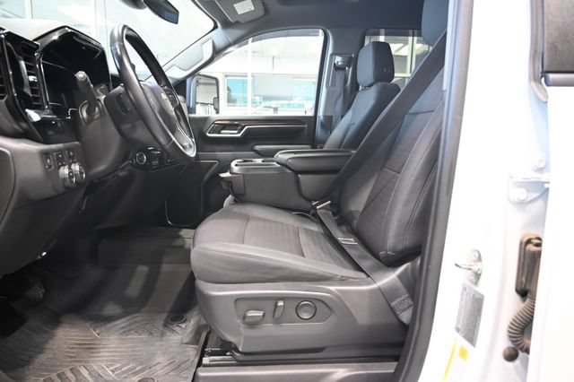 Used 2024 Chevrolet Silverado 2500 LT AWD/4WD image 12