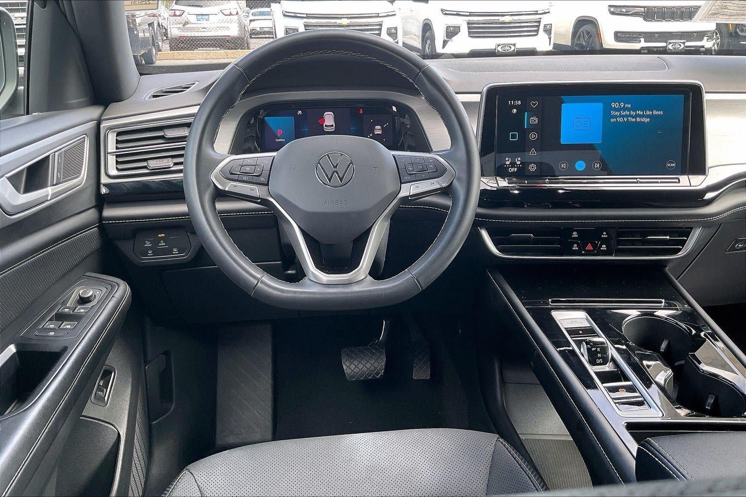 Used 2024 Volkswagen Atlas Cross Sport SE FWD image 6