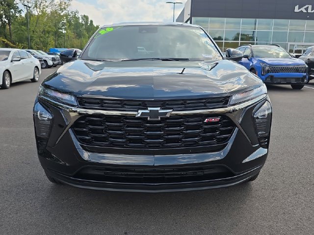 Used 2026 Chevrolet Trax RS w/ Sunroof Package FWD image 8