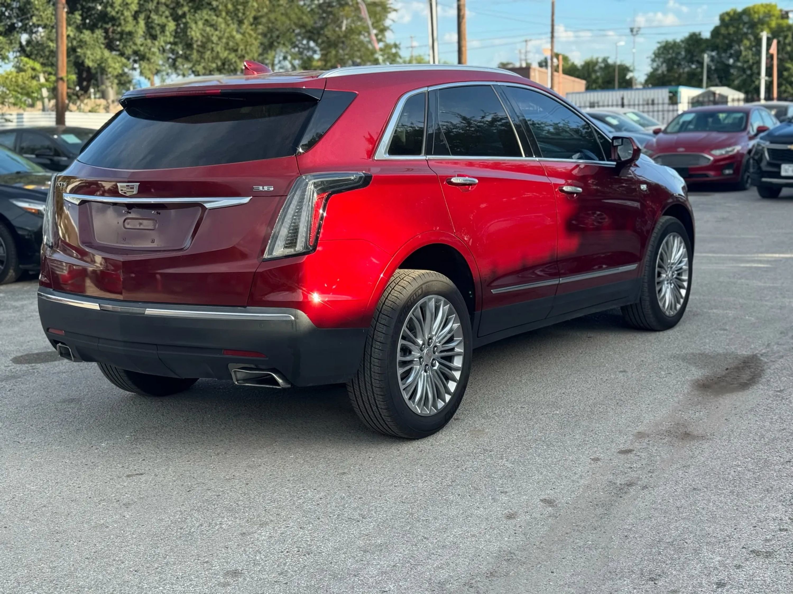 Used 2018 Cadillac XT5 Luxury w/ Driver Awareness Package image 8