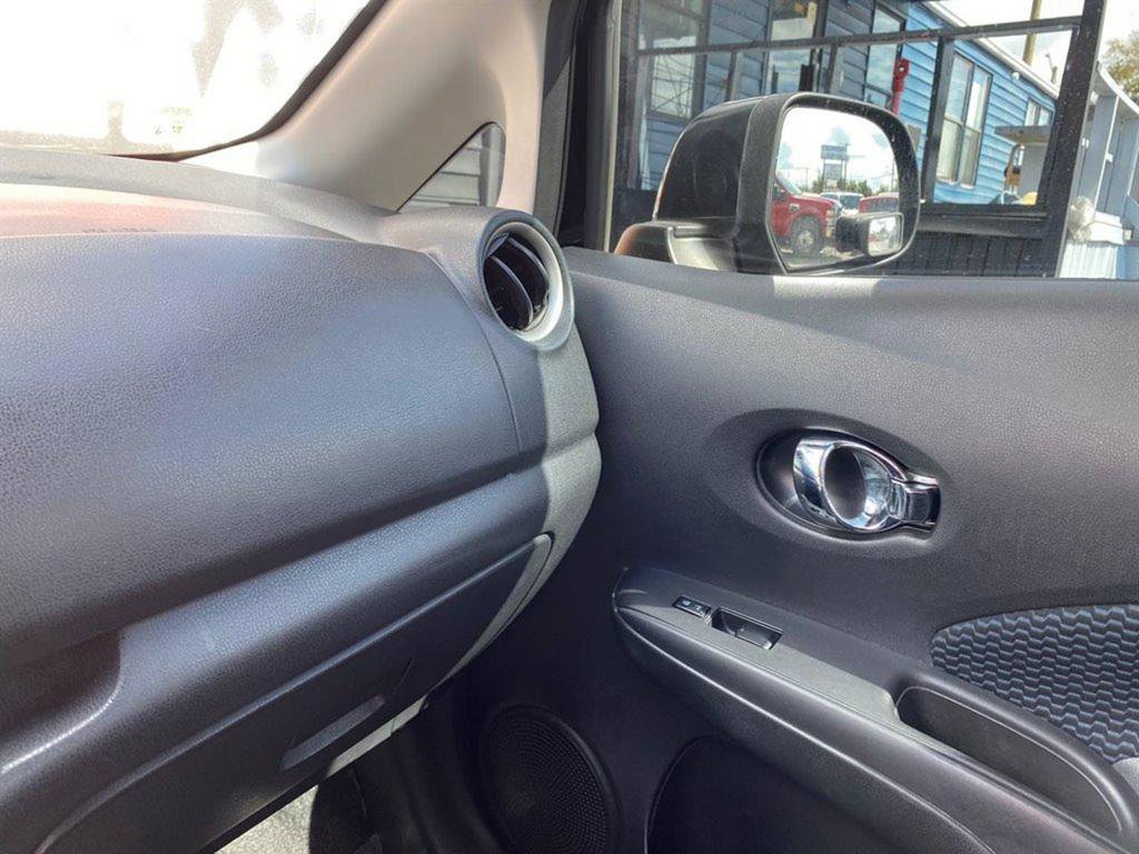 Used 2014 Nissan Versa Note SV FWD image 18