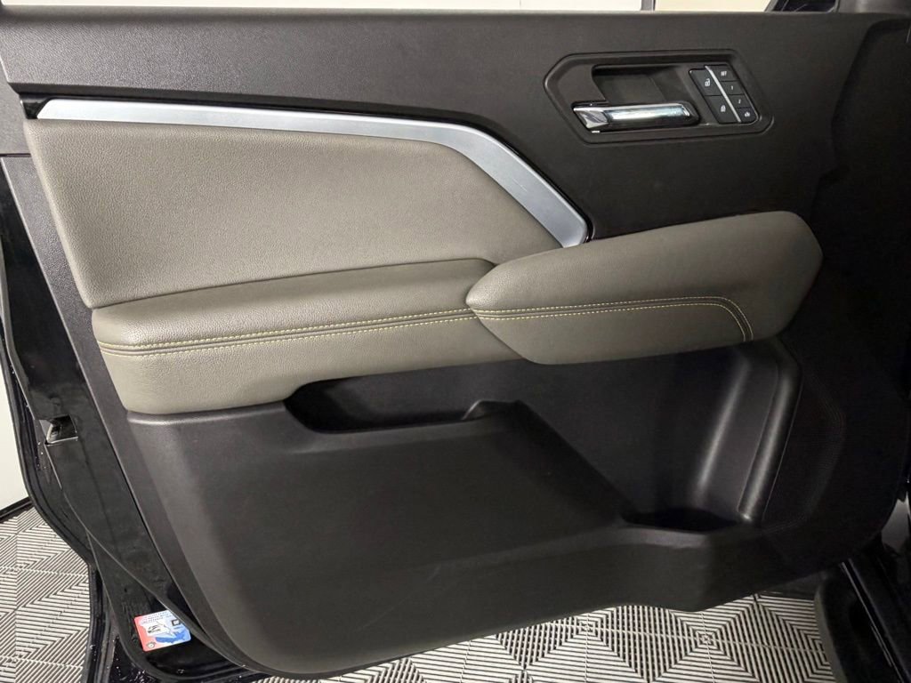 Used 2023 Chevrolet Colorado ZR2 w/ ZR2 Convenience Package III image 25