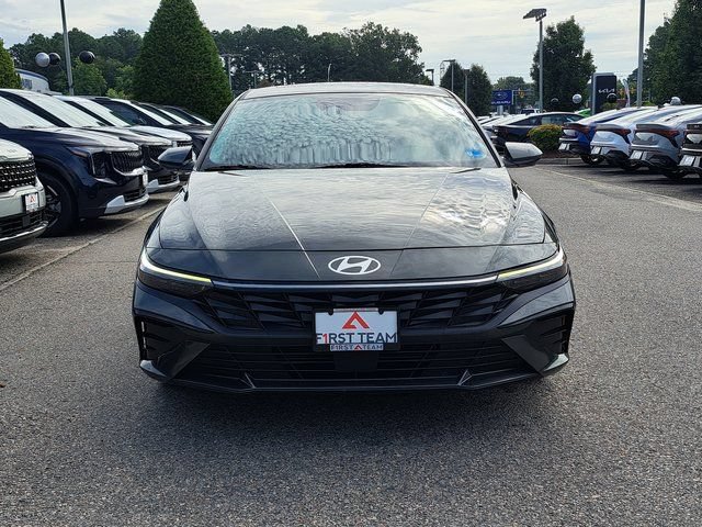 Used 2024 Hyundai Elantra SEL w/ Convenience Package FWD image 3