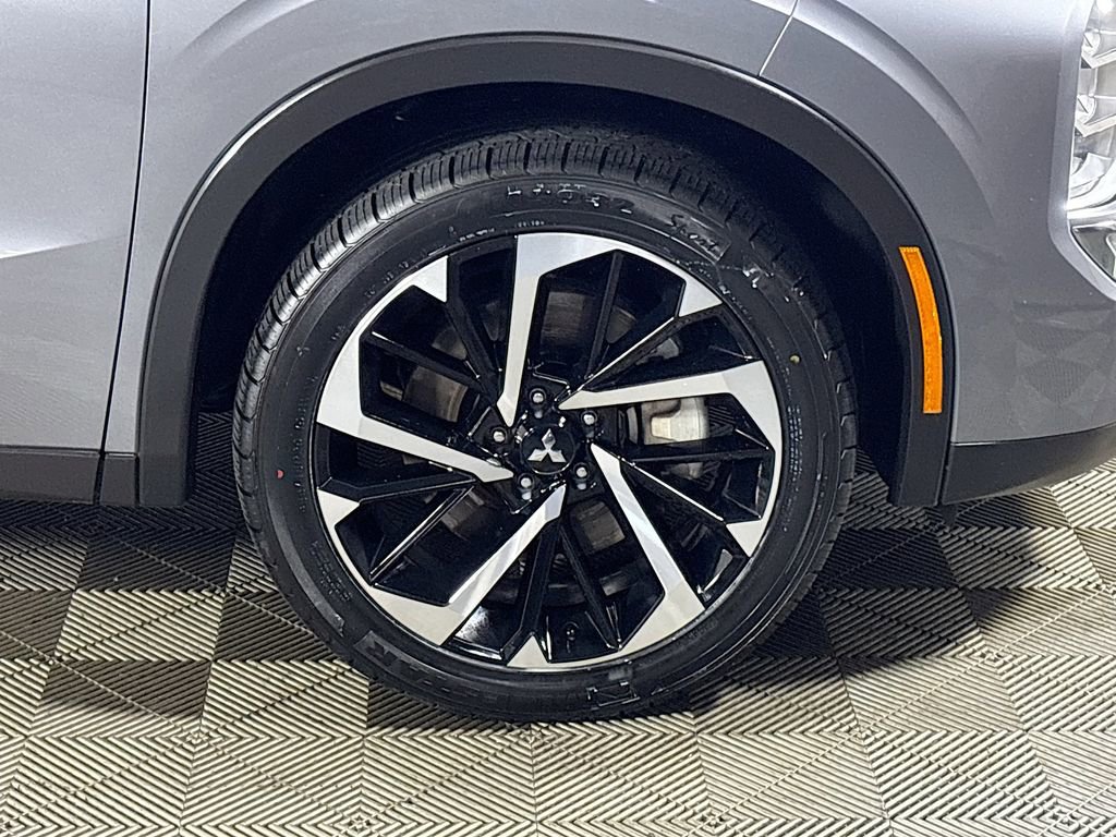 Used 2024 Mitsubishi Outlander SE image 23