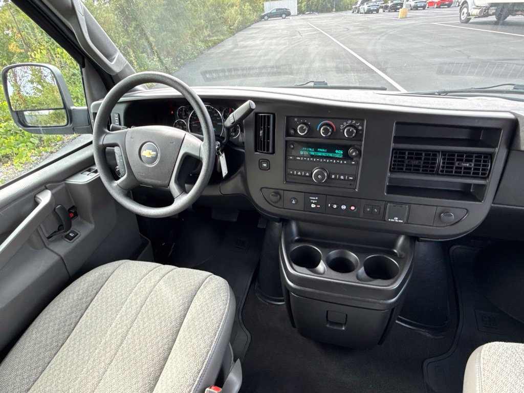 Used 2025 Chevrolet Express 3500 LT w/ LT Preferred Equipment Group RWD image 17