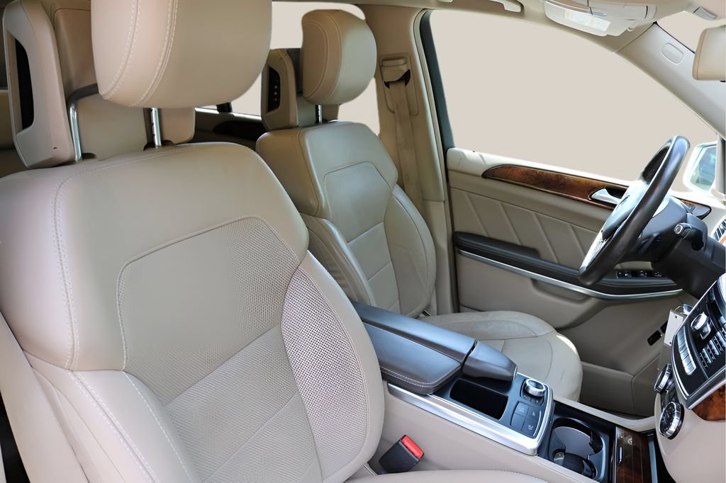 Used 2014 Mercedes-Benz GL 550 4MATIC image 24