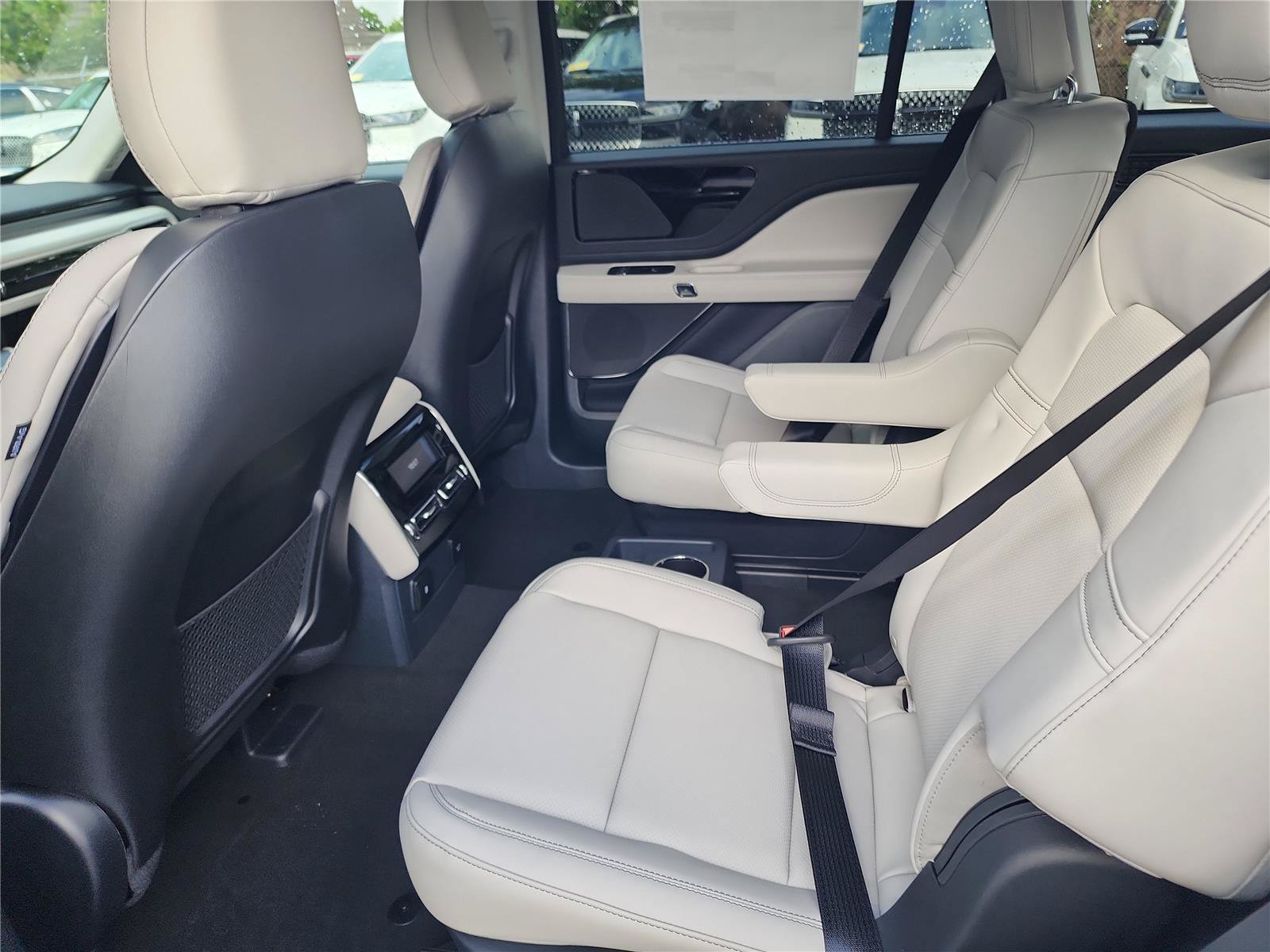New 2026 Lincoln Aviator 2WD image 17
