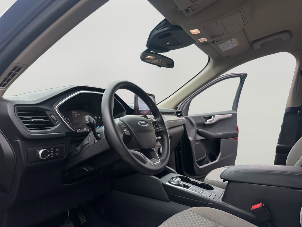 Used 2020 Ford Escape SE image 9