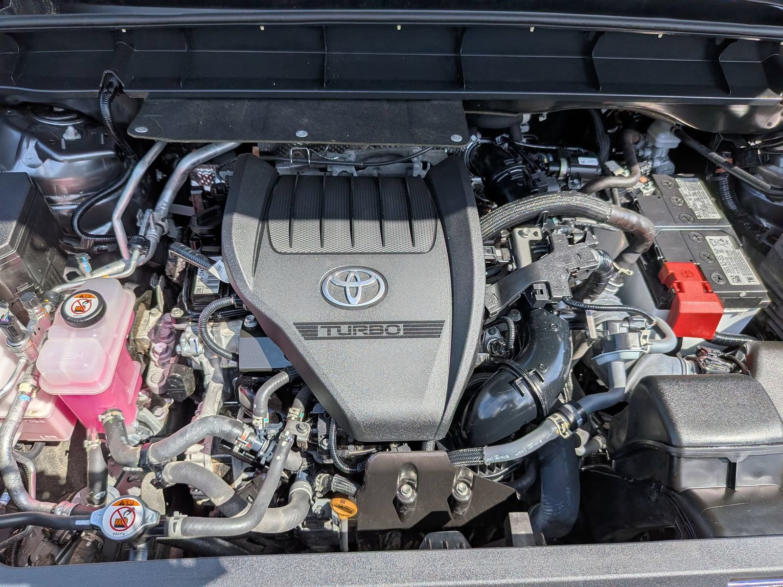 Used 2024 Toyota Highlander LE FWD image 40