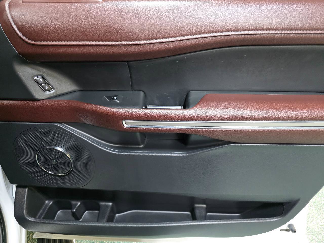 Used 2024 Ford Expedition Max Limited image 31