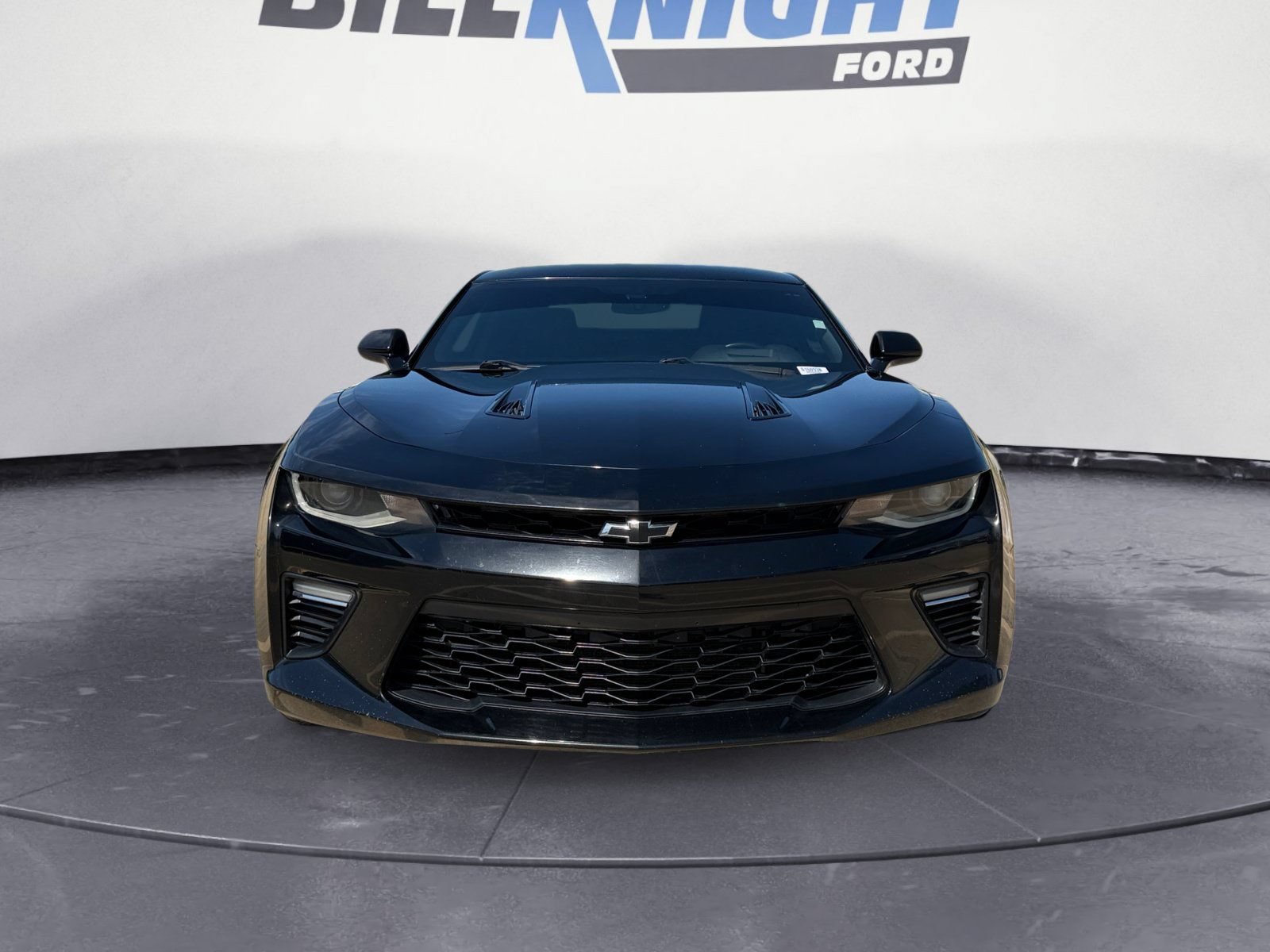 Used 2018 Chevrolet Camaro SS RWD image 8