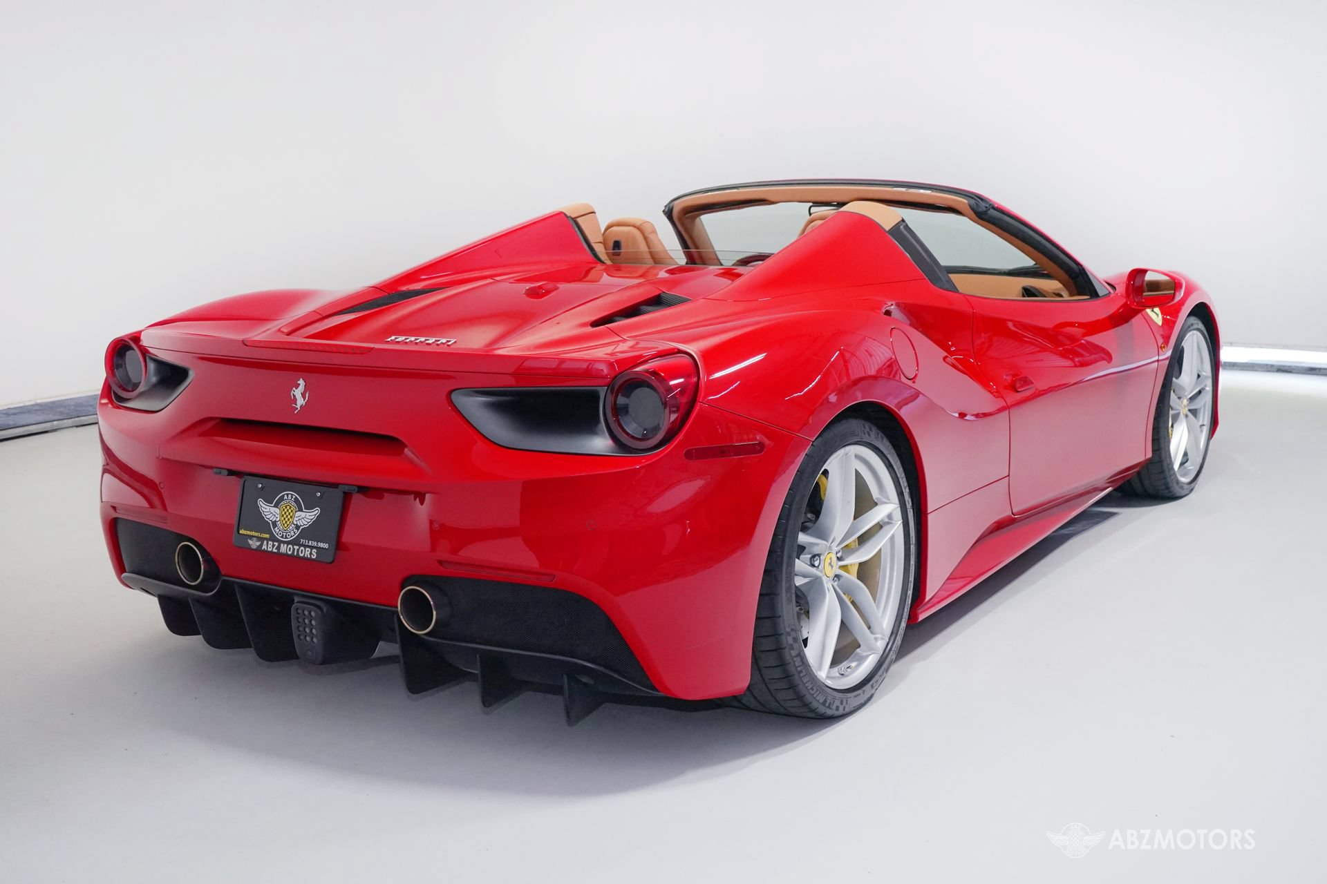 Used 2018 Ferrari 488 Spider RWD image 5