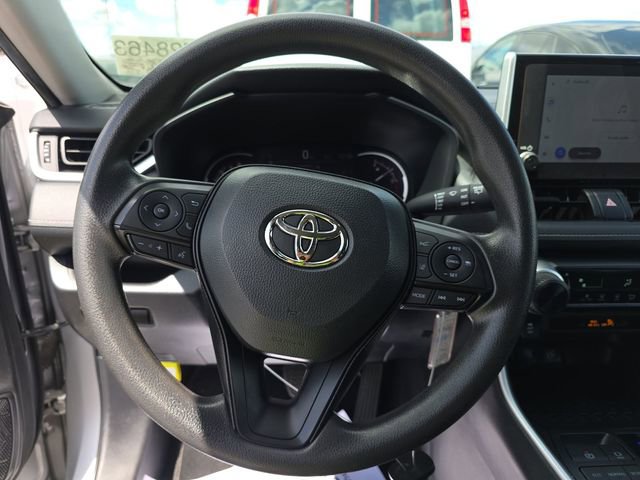 Used 2024 Toyota RAV4 LE AWD/4WD image 8