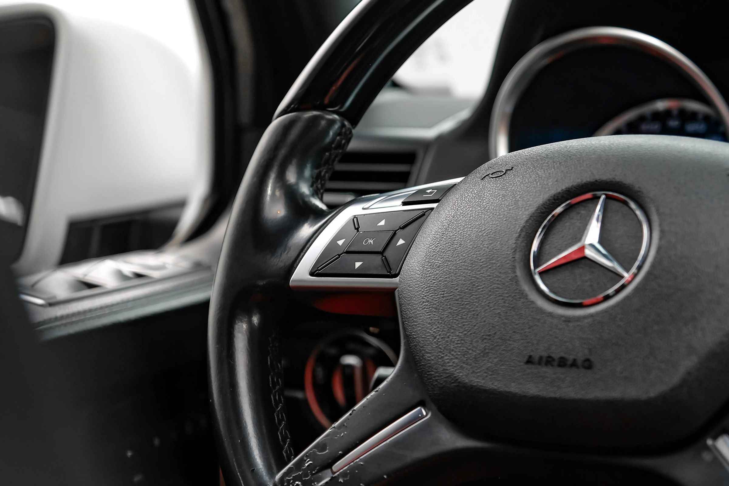 Used 2015 Mercedes-Benz G 63 AMG 4MATIC w/ PA6 Package image 13