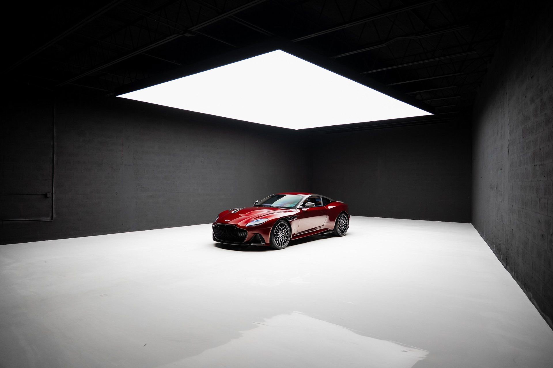 Used 2023 Aston Martin DBS Coupe image 92