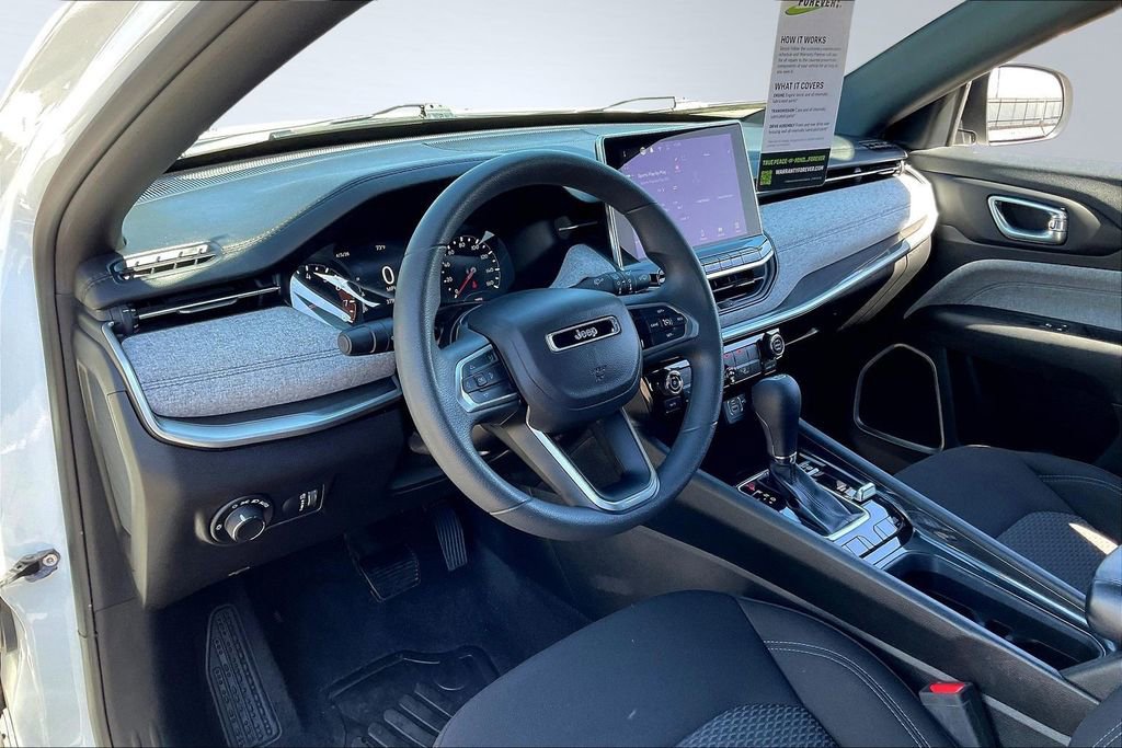 Used 2024 Jeep Compass Sport image 18