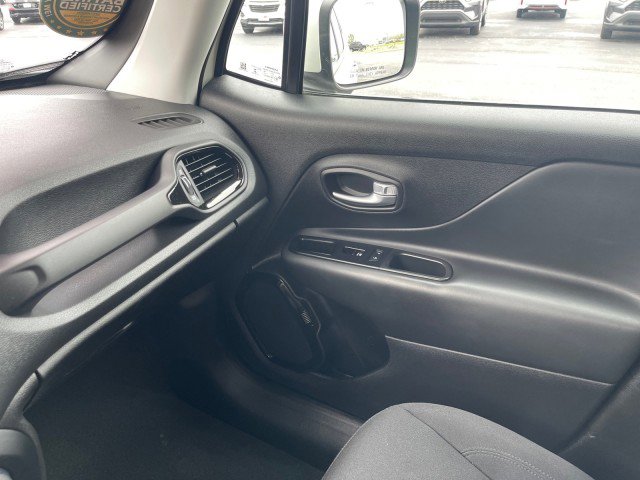 Used 2020 Jeep Renegade Altitude image 18