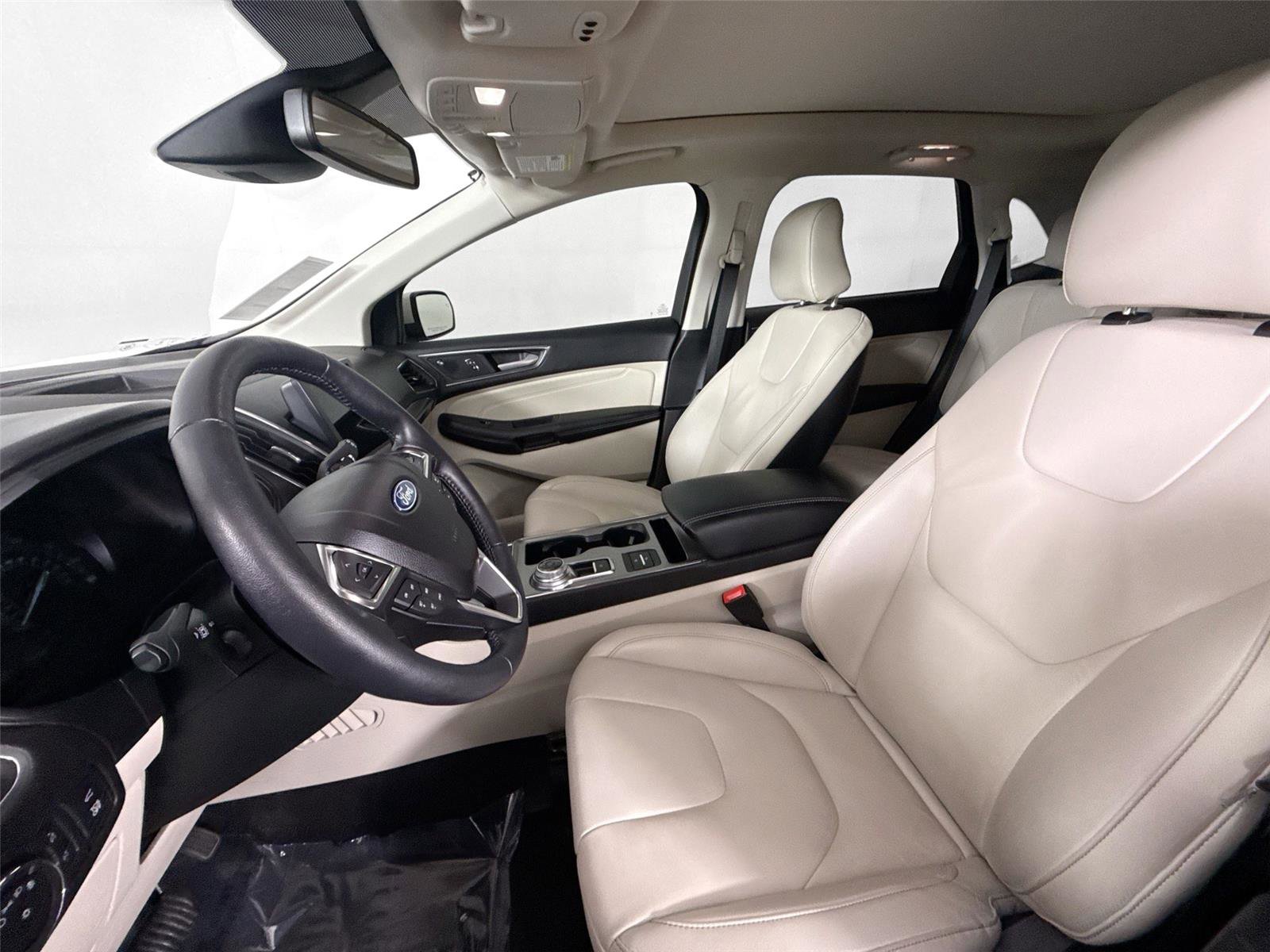 Used 2022 Ford Edge Titanium AWD/4WD image 3