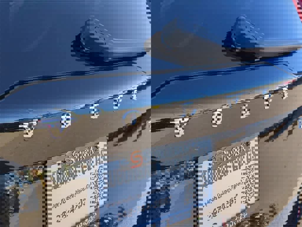 Used 2019 Volvo XC90 T8 Inscription w/ Luxury Package image 4