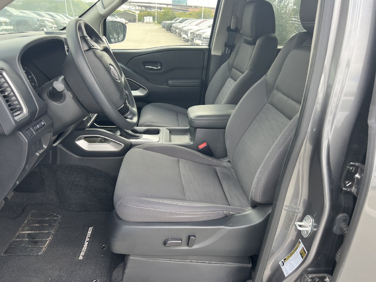 Used 2024 Nissan Frontier SV w/ Technology Package AWD/4WD image 5