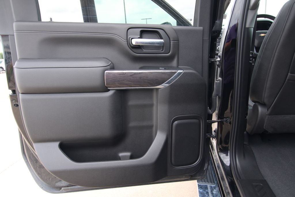 Used 2023 Chevrolet Silverado 2500 LTZ w/ LTZ Plus Package AWD/4WD image 40