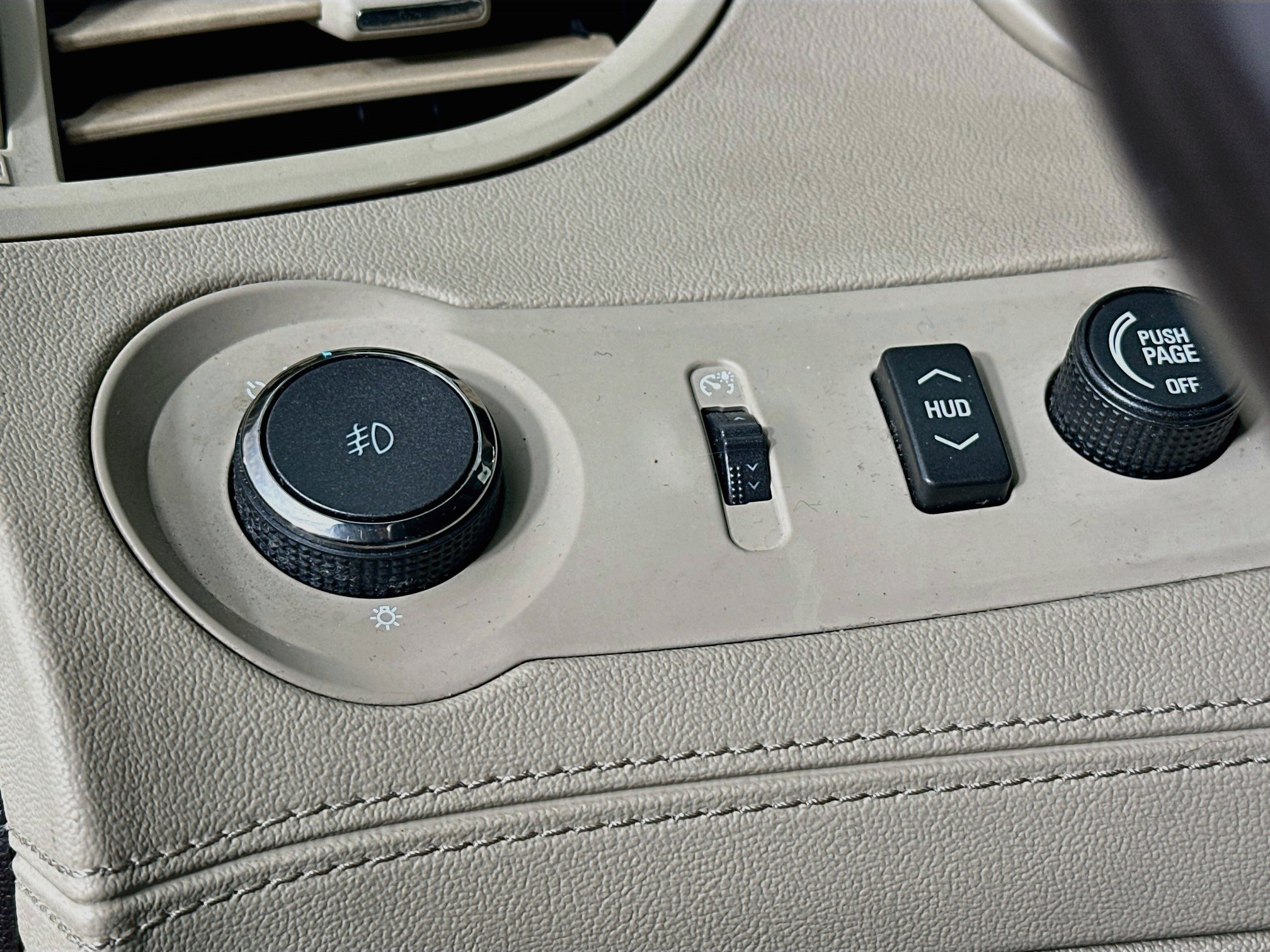Used 2013 Buick LaCrosse Leather w/ Driver Confidence Package FWD image 16