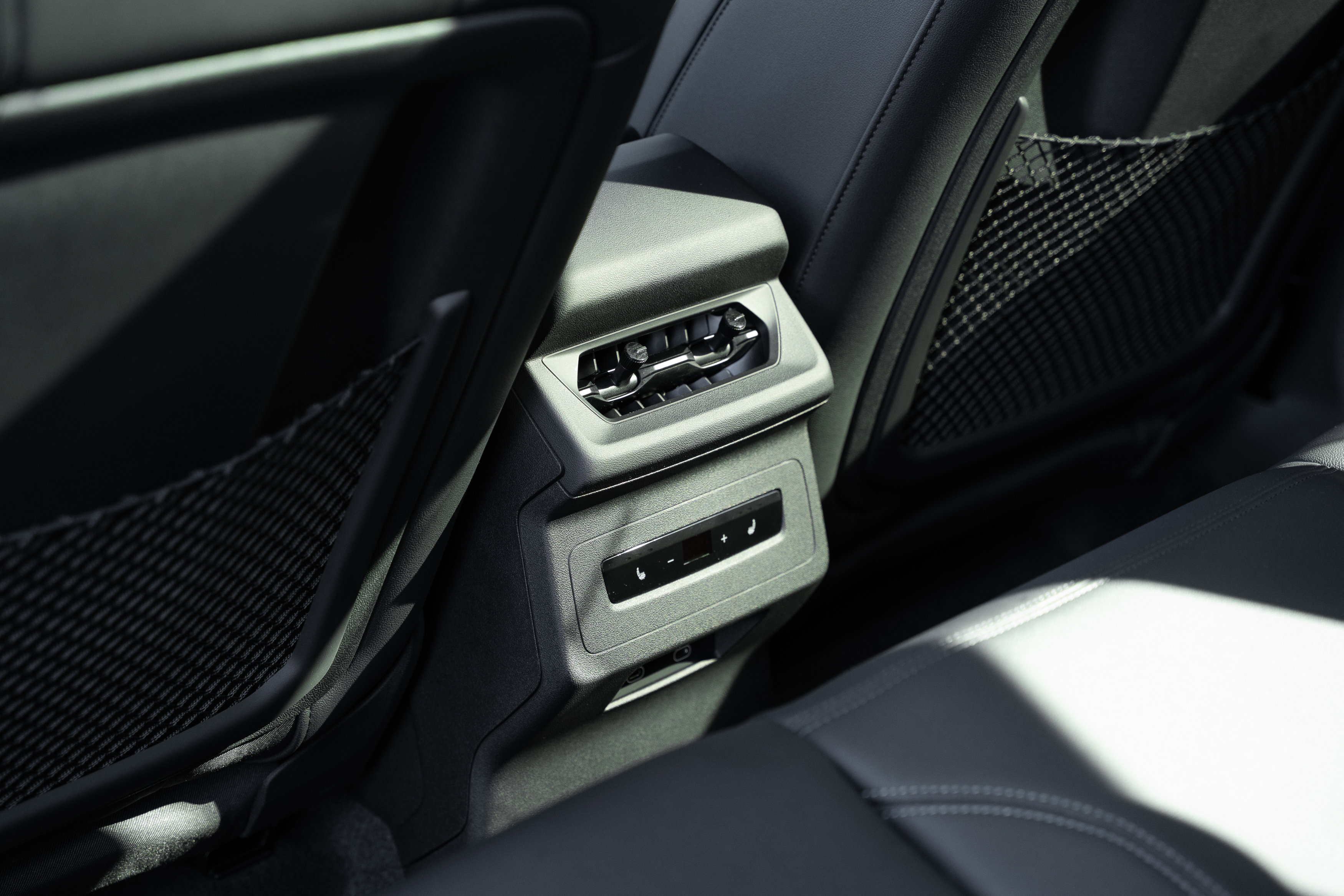 Certified 2025 Audi Q6 e-tron Premium Plus w/ Premium Plus AWD/4WD image 27