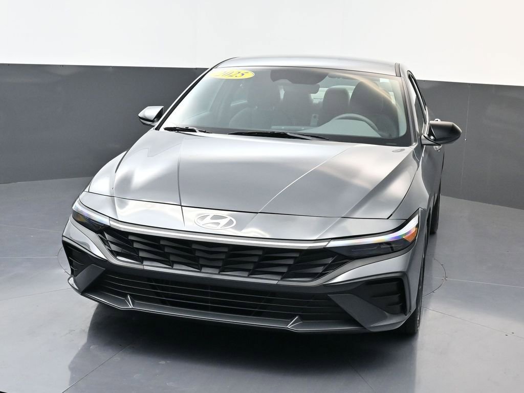 Certified 2025 Hyundai Elantra SEL image 8